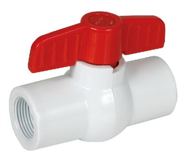 UPVC صمام كروي أحادي الاتحاد مزود بمقبس أو خيط BSPT